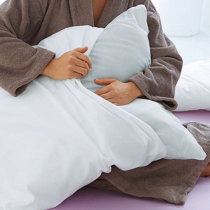 Sous taie ou protège oreiller : comprendre la différence et choisir