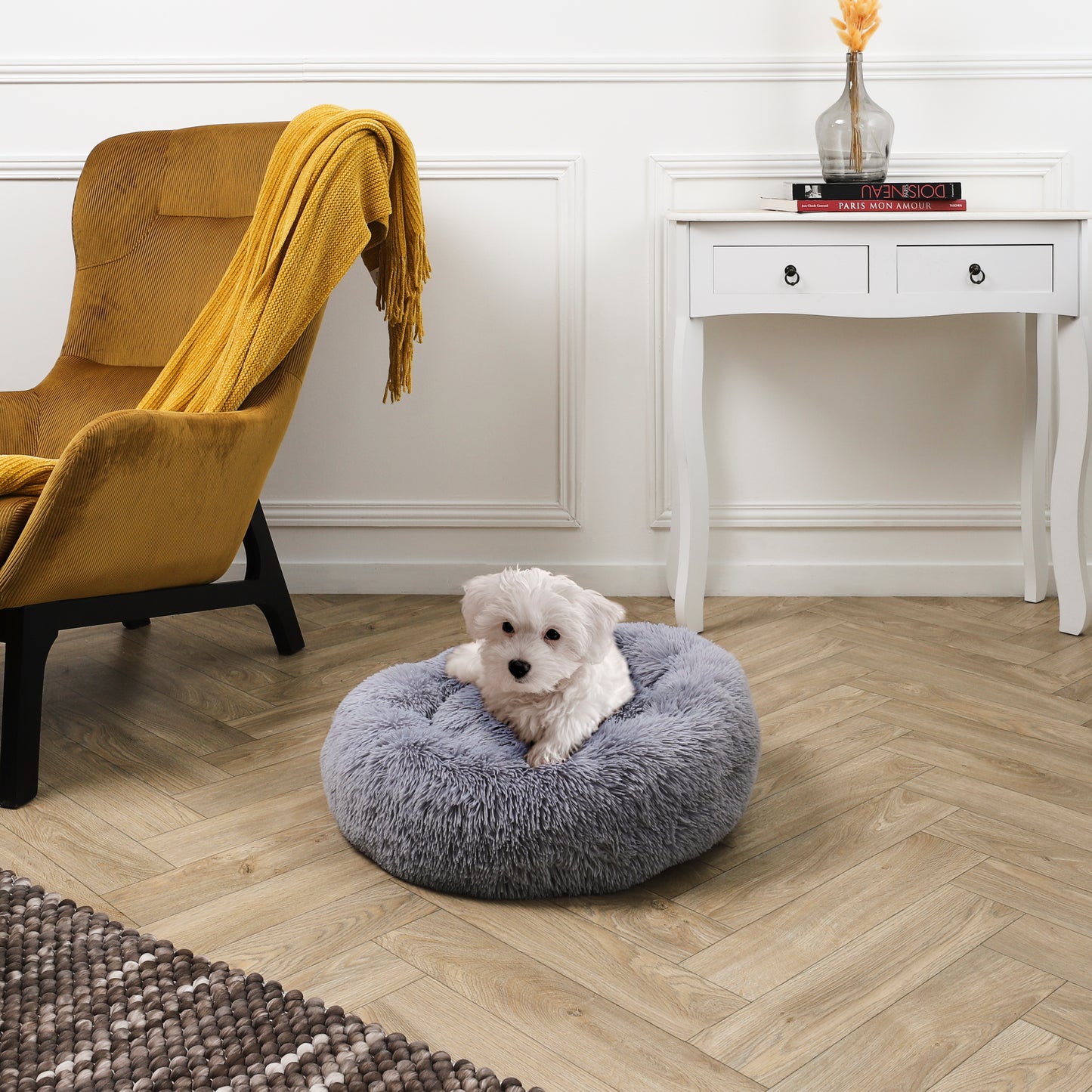 Chat installé dans le coussin lit apaisant ZenPur pour détente et confort optimal