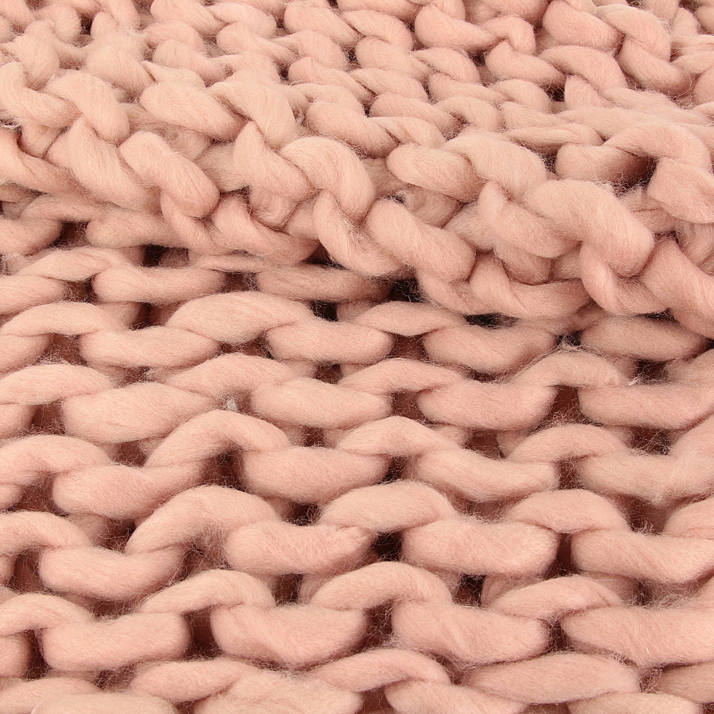 Détail du plaid grosse maille chunky rose ZenPur, laine épaisse et moelleuse pour confort premium
