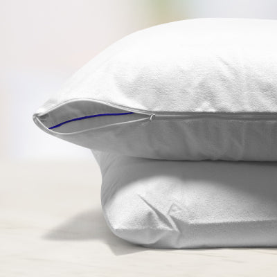 Détail du tissu imperméable et hypoallergénique du protège-oreiller ZenPur