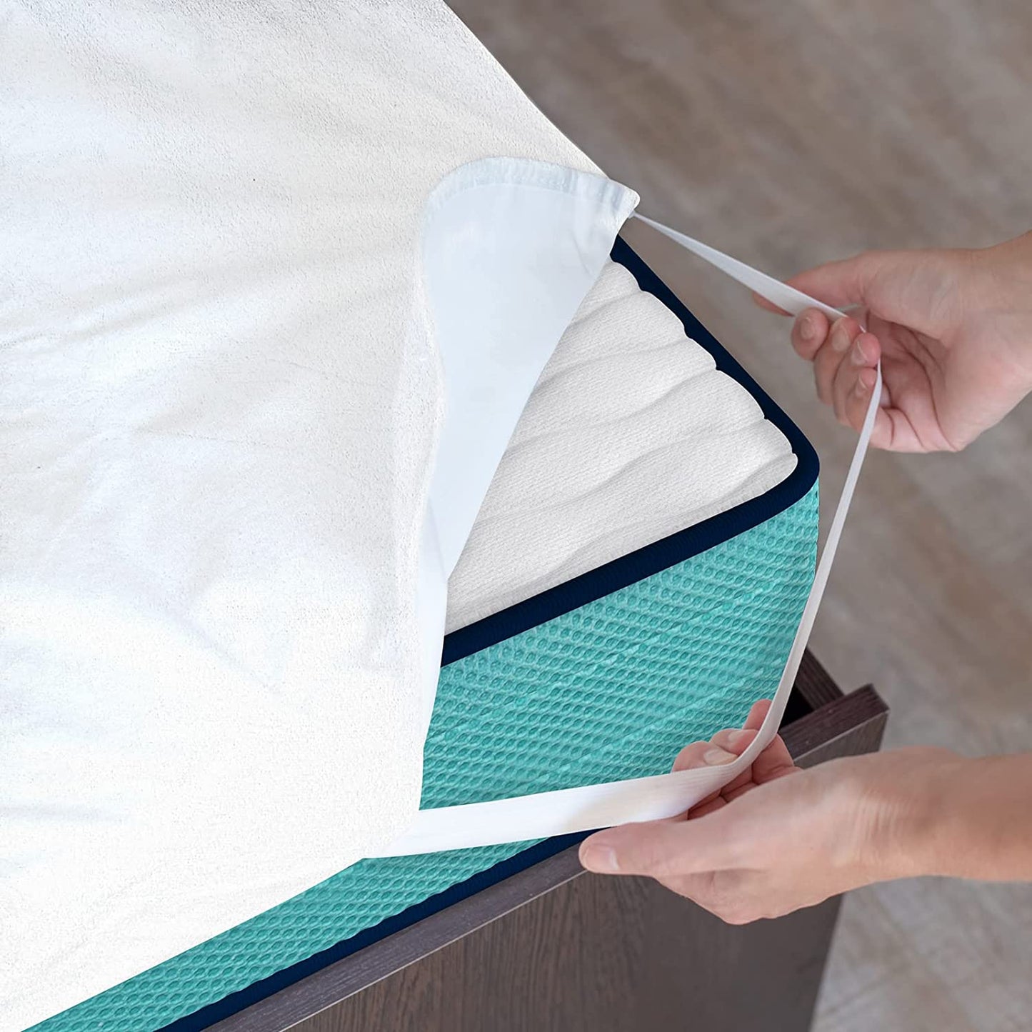 Détail du tissu imperméable et respirant du protège-matelas ZenPur certifié Oeko-TEX