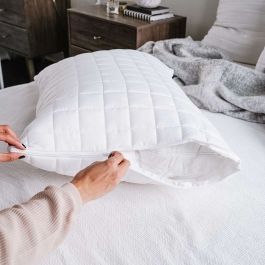 Sous-taie ou protège-oreiller : Quelle est la différence et que choisir ?