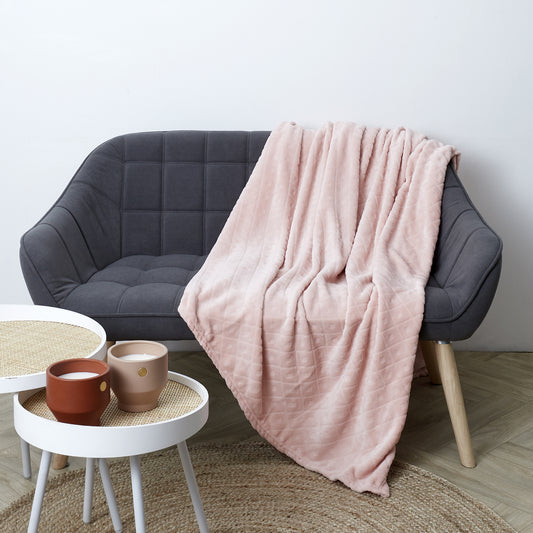 Plaid ZenPur embossé rose, doux et élégant pour canapé ou lit