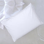 Détail du tissu imperméable et hypoallergénique du protège-oreiller ZenPur
